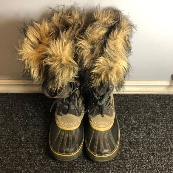 SOREL | Women’s Joan of Arctic™ Waterproof Boots - Picture 3 of 6